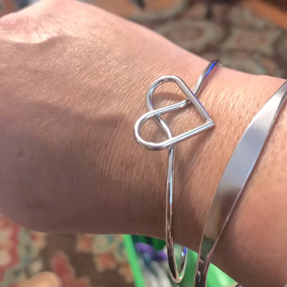 ‼️LAST ONE‼️ NWT 💙♥️💜 STAINLESS STEEL WIRE HEART OPEN CUFF BRACELET Unisex OS